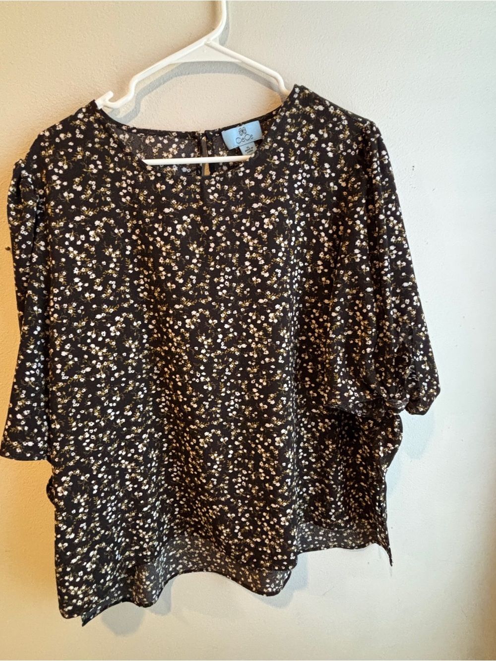 CeCe Black Floral Short Sleeve Blouse with Cream Accents